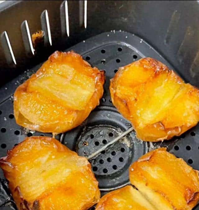 把苹果扔进空气炸锅，15分钟后，它不再是那个脆生生的“冷美人 - 鹿快