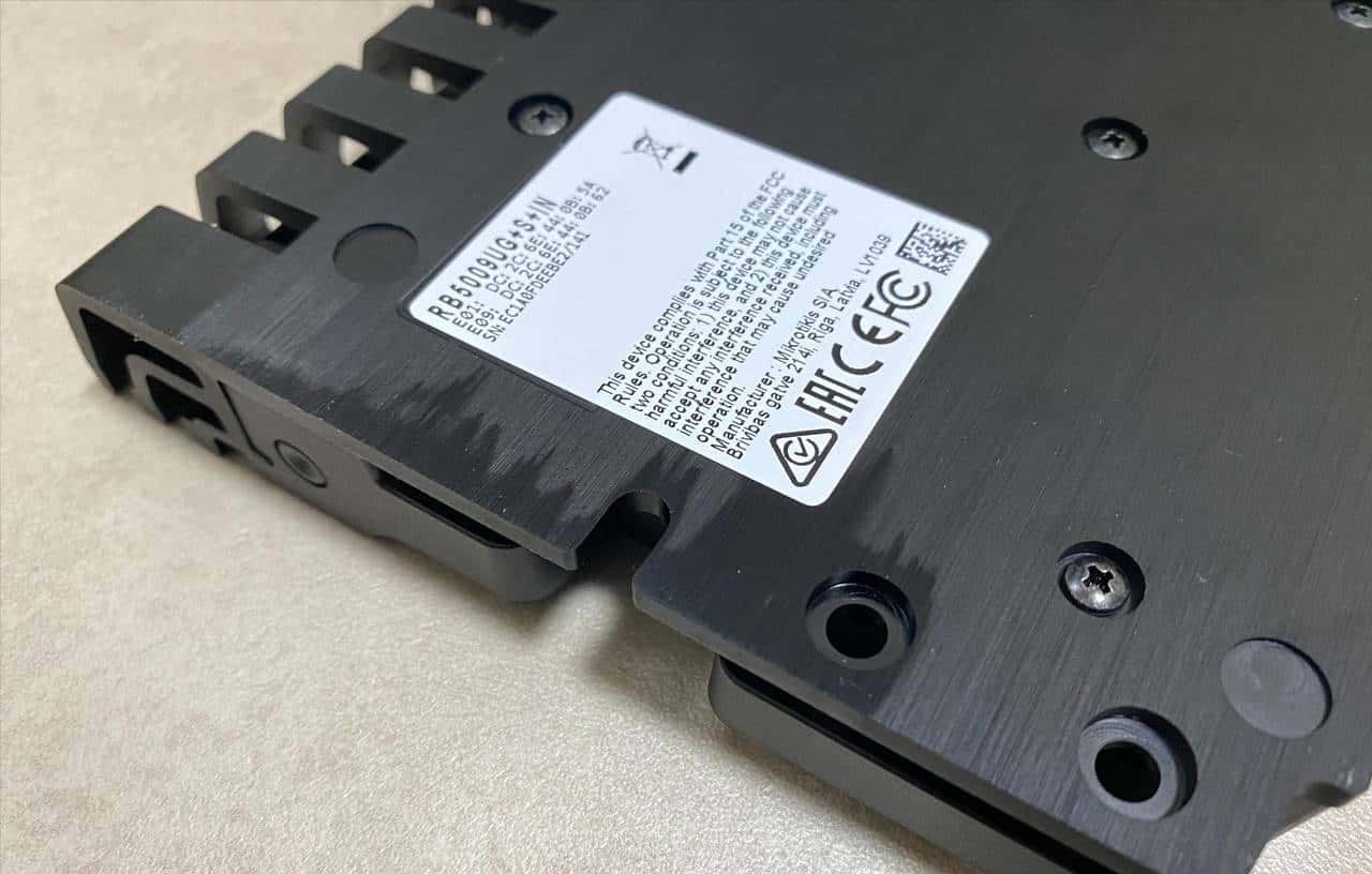 剁手Mikrotik RB5009UG+S+IN 纯开箱