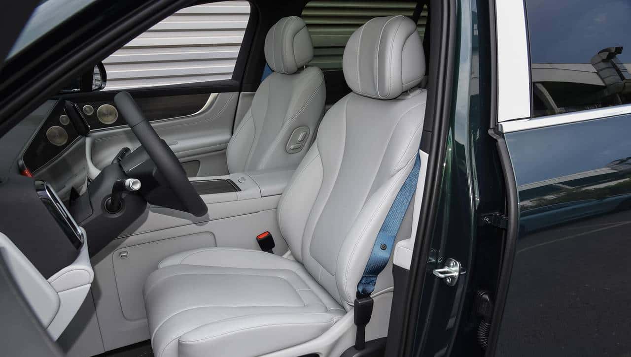 大型SUV对决!问界M9 VS 领克900,谁才是全能之选?