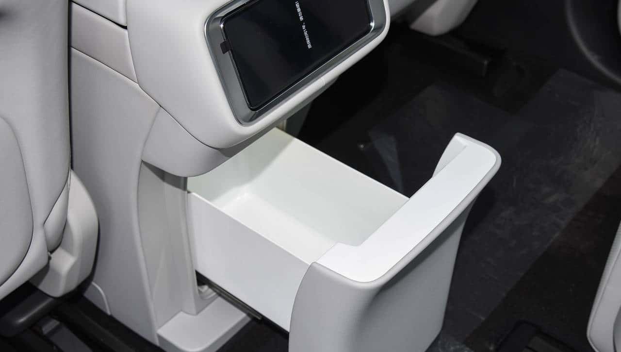 大型SUV对决!问界M9 VS 领克900,谁才是全能之选?