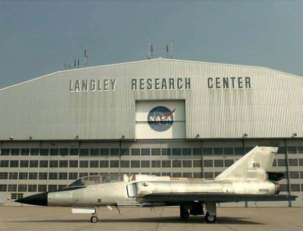 美国那些超级战机是怎样研制出来的？用一千多次雷击测试极限性能