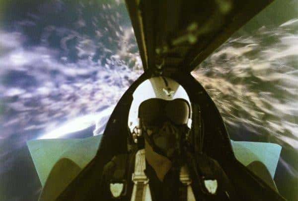 美国那些超级战机是怎样研制出来的？用一千多次雷击测试极限性能