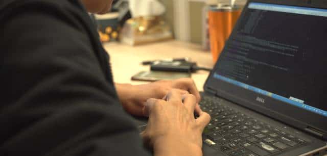 阿里第一代程序员“扫地僧”多隆离职:三人团队起步,亲手打造淘宝雏形,25年辉煌落幕,身家26亿