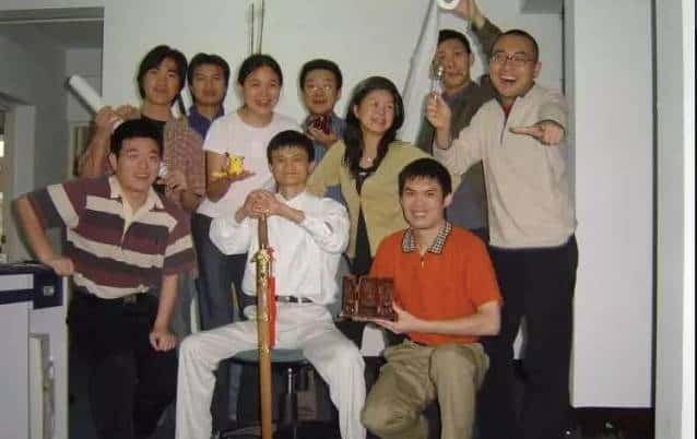 阿里第一代程序员“扫地僧”多隆离职:三人团队起步,亲手打造淘宝雏形,25年辉煌落幕,身家26亿