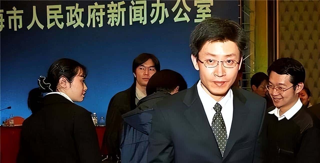 他骗取11亿研发经费，让“中国芯”停滞13年，事情败露后出逃美国