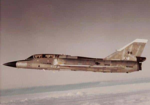 美国那些超级战机是怎样研制出来的？用一千多次雷击测试极限性能