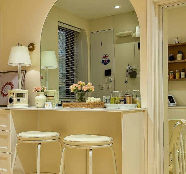 把墙挖个洞,厨房秒变“社交C位”。