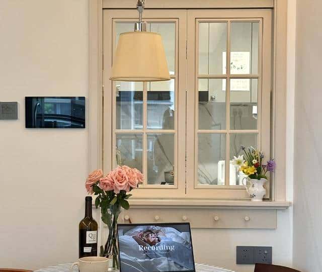 把墙挖个洞,厨房秒变“社交C位”。