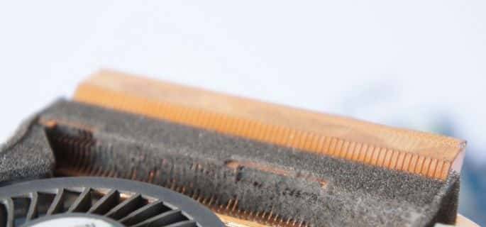 笔记本看着不爽？频繁卡顿？那就思考下换屏清灰吧！