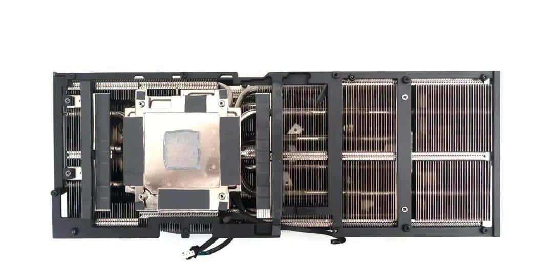 必恩威 GeForce RTX4090 24GB XLR8 Gaming VERTO EPIC-X ARGB OC显卡评测