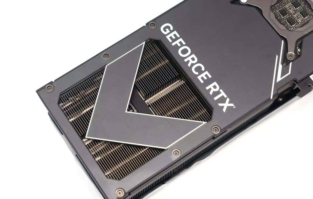 必恩威 GeForce RTX4090 24GB XLR8 Gaming VERTO EPIC-X ARGB OC显卡评测